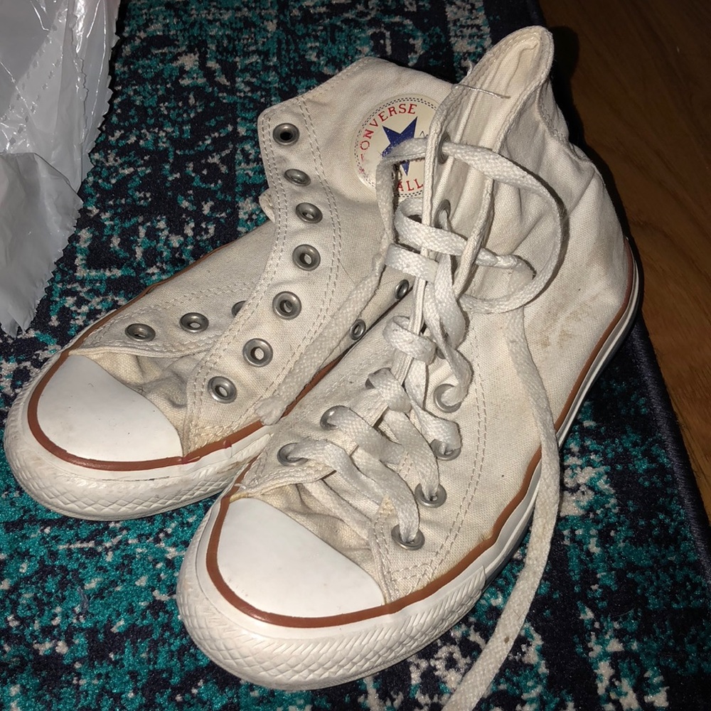 white chuck taylor’s